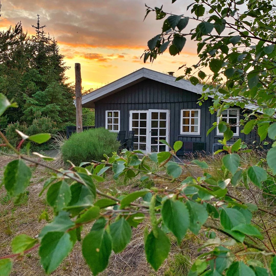 Sommerhus Kryle Klit set udefra, ved klitterne i Hune